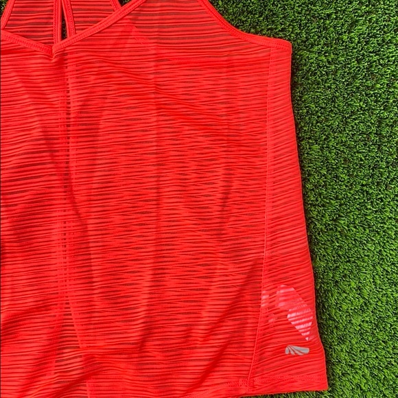 Strappy open slits in back v neck tank top - Picture 4 of 13